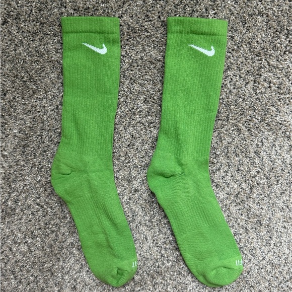 Nike Green Crew Socks - Picture 2 of 3